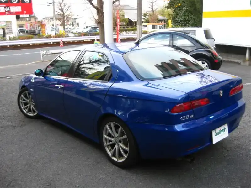 カタログ画像：アルファ１５６（ALFA 156） ＴＩ ２．５ Ｖ６ ２４Ｖ Ｑシステム 2004年11月 GH-932AC 2500cc デイトナブルー（メタリックカラー） バック