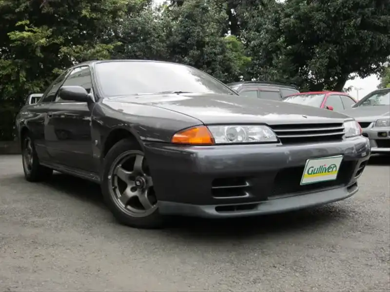 カタログ画像：スカイライン（SKYLINE） ＧＴ－Ｒ 1993年8月 E-BNR32 2600cc ガングレーメタリック（スーパーファインコーティング） 燃費8.2km / l  メイン（その他）