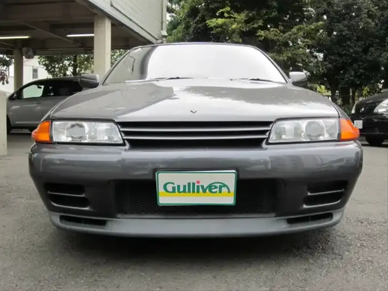 カタログ画像：スカイライン（SKYLINE） ＧＴ－Ｒ 1993年2月 E-BNR32 2600cc ガングレーメタリック（スーパーファインコーティング） 燃費8.2km / l  フロント