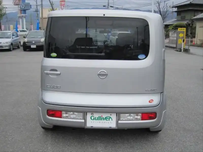 カタログ画像：キューブ（CUBE） １４Ｓ ＦＯＵＲ 2005年5月 DBA-BNZ11 1400cc ダイヤモンドシルバー（Ｍ） 燃費16.0km / l  バック