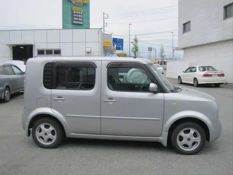 カタログ画像：キューブ（CUBE） １４Ｓ ＦＯＵＲ 2005年5月 DBA-BNZ11 1400cc ダイヤモンドシルバー（Ｍ） 燃費16.0km / l  外装