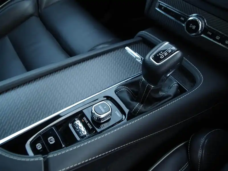 カタログ画像：ＸＣ９０（XC90） Ｔ８ ツインエンジン ＡＷＤ エクセレンス 2018年8月 DLA-LB420XCPA 2000cc アイスホワイト 燃費13.7km / l 内装