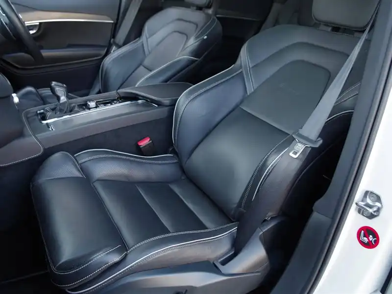 カタログ画像：ＸＣ９０（XC90） Ｔ８ ツインエンジン ＡＷＤ エクセレンス 2018年8月 DLA-LB420XCPA 2000cc アイスホワイト 燃費13.7km / l フロント