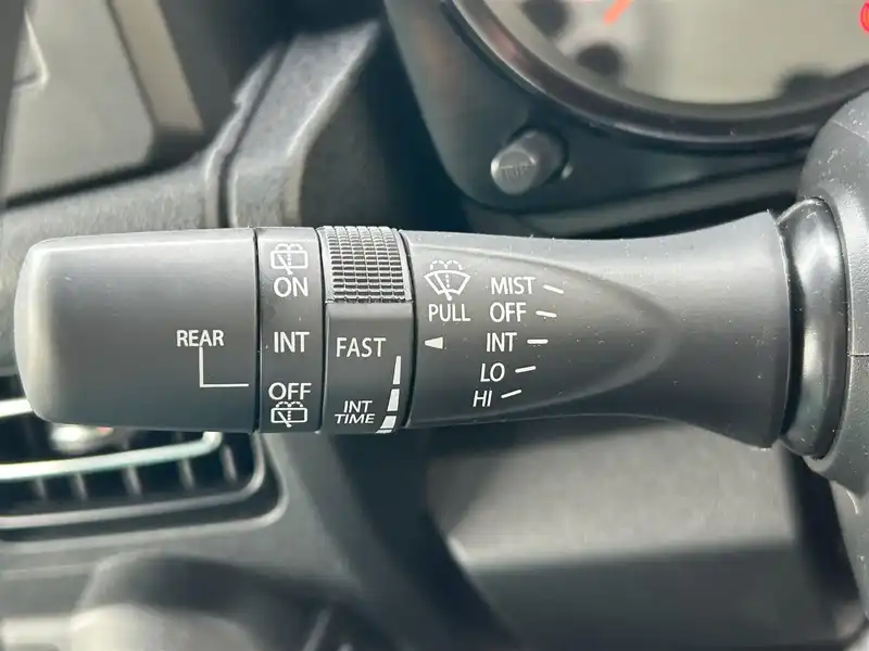 カタログ画像：ジムニーノマド（JIMNY NOMADE） ＦＣ 2025年4月 3BA-JC74W 1500cc シフォンアイボリーメタリック2ブラック2トーンルーフ 燃費14.9km / l 内装