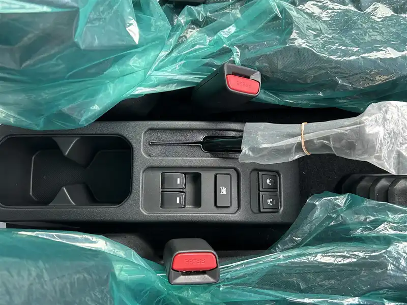 カタログ画像：ジムニーノマド（JIMNY NOMADE） ＦＣ 2025年4月 3BA-JC74W 1500cc シフォンアイボリーメタリック2ブラック2トーンルーフ 燃費14.9km / l 内装