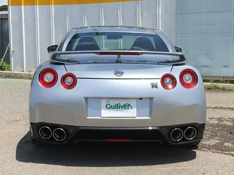 カタログ画像：ＧＴ－Ｒ（GT-R） ＧＴ－Ｒ ブラックエディション 2014年11月 DBA-R35 3800cc アルティメイトメタルシルバー（４Ｍ） 燃費8.7km / l バック