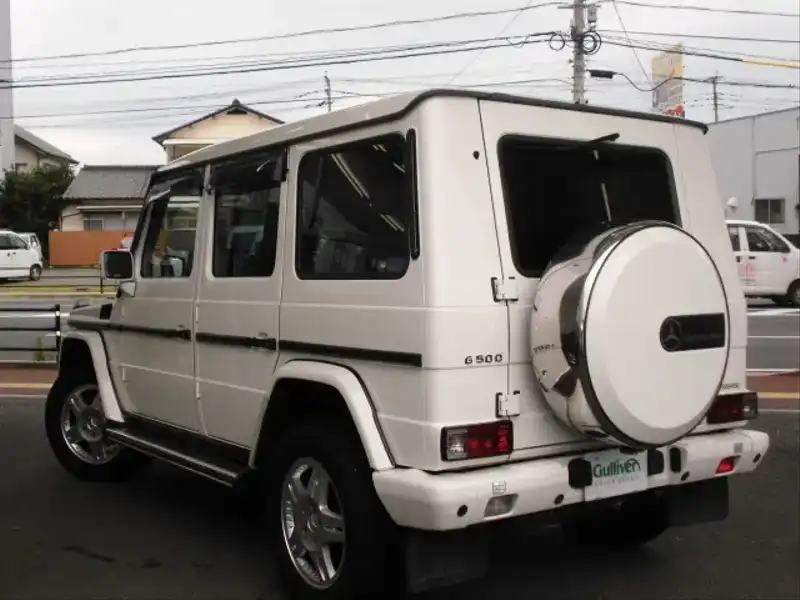 カタログ画像：Ｇクラス（G-CLASS） Ｇ３２０Ｌ 2002年11月 GH-463245 3200cc アラバスターホワイト（Ｓ） 燃費7.0km / l  バック