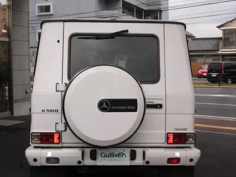 カタログ画像：Ｇクラス（G-CLASS） Ｇ３２０Ｌ 2002年11月 GH-463245 3200cc アラバスターホワイト（Ｓ） 燃費7.0km / l  バック