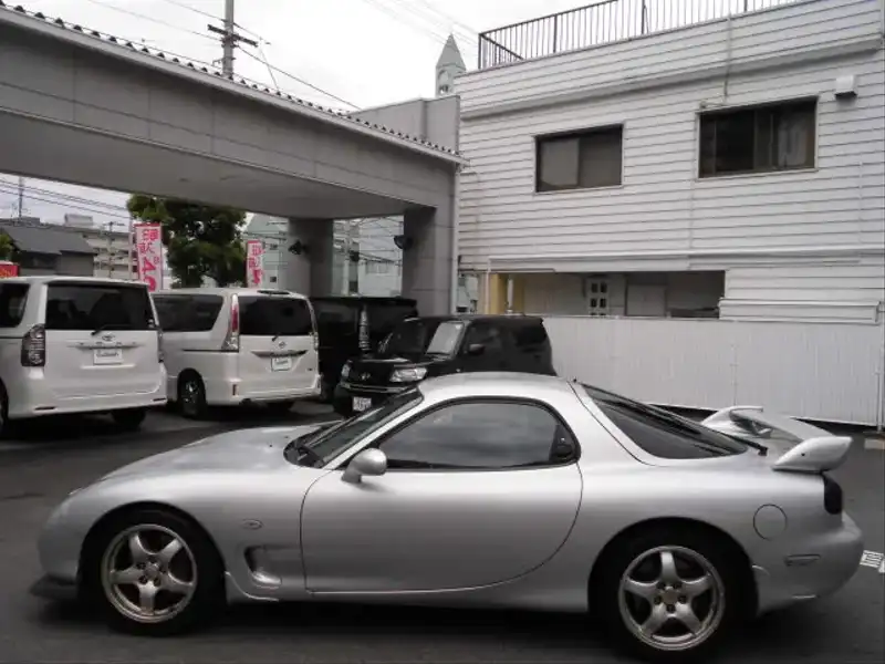 2502912 | カタログ画像：ＲＸ－７（RX-7） タイプＲバサースト 2001年12月 GF-FD3S 1400cc サンライトシルバーメタリック 外装