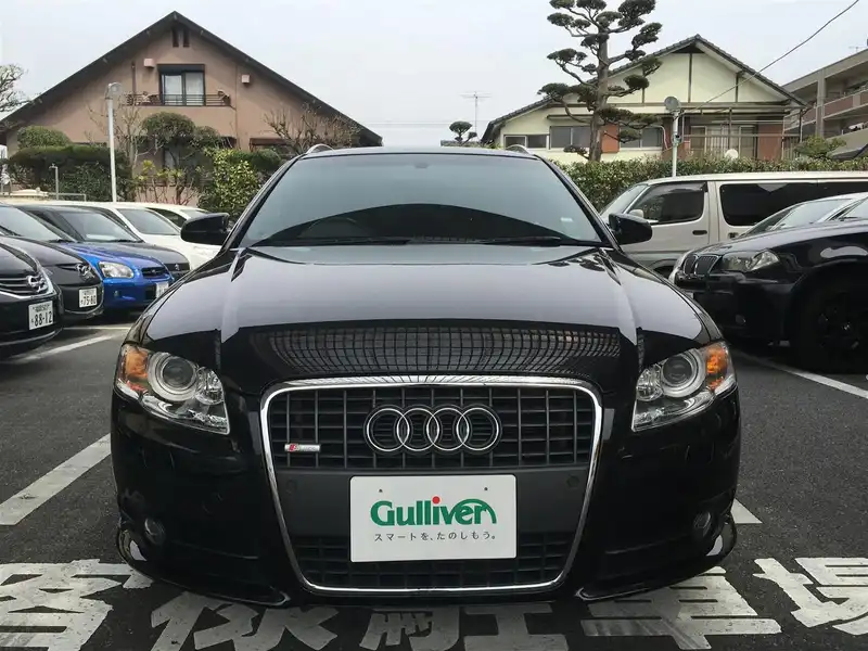 カタログ画像：Ａ４アバント（A4 AVANT） ３．２ＦＳＩクワトロ 2005年9月 GH-8EAUKF 3200cc ファントムブラックパールエフェクト 燃費8.5km / l  フロント