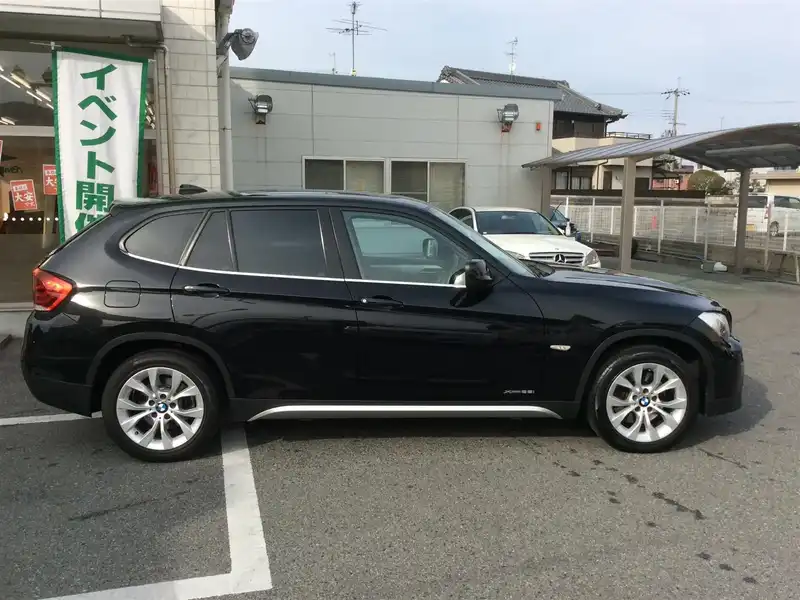 カタログ画像：Ｘ１（X1） ｘＤｒｉｖｅ ２５ｉ ハイラインパッケージ 2010年4月 ABA-VL25 3000cc ブラックⅡorブラック・サファイア 燃費9.8km / l 外装