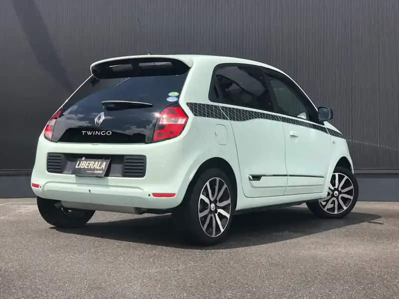 カタログ画像：トゥインゴ（TWINGO） ラ・パリジェンヌ 2019年2月 DBA-AHH4B 900cc ヴェール ピスタッシュ 燃費21.7km / l バック