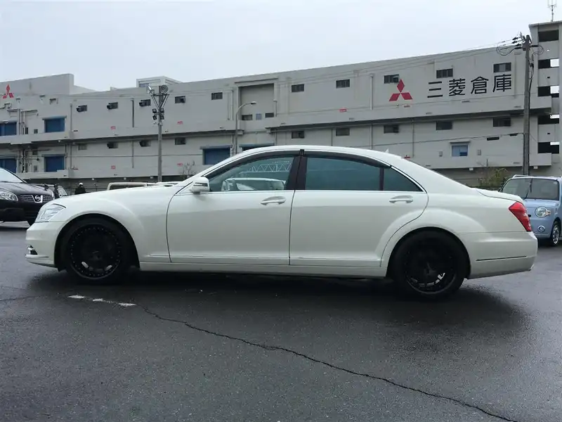 カタログ画像：Ｓクラス（S-CLASS） Ｓ５５０ロング 2009年9月 DBA-221171 5500cc ダイヤモンドホワイト（Ｍ） 燃費7.5km / l  外装