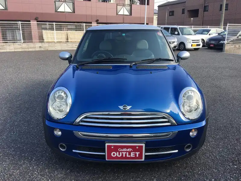 カタログ画像：ＭＩＮＩ（MINI） クーパー チェックメイト 2006年2月 GH-RA16 1600cc ハイパー・ブルー（メタリック） 燃費11.6km / l  フロント