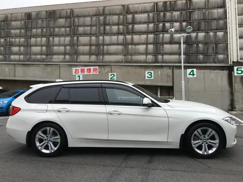 カタログ画像：３シリーズ（3 SERIES） ３２０ｄツーリング スポーツ 2014年8月 LDA-3D20 2000cc アルピン・ホワイトⅢ 燃費19.4km / l 外装