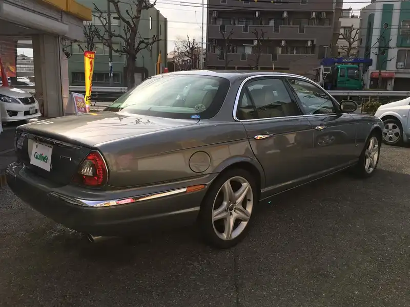 カタログ画像：ＸＪ（XJ） ＸＪＲリミテッド 2006年11月 CBA-J73TB 4200cc 燃費6.8km / l  バック