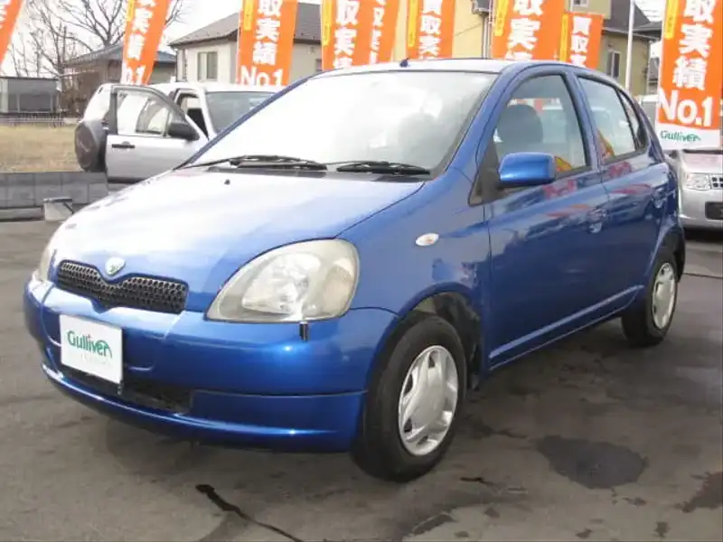 カタログ画像：ヴィッツ（VITZ） Ｆ Ｄパッケージ １０ミリオンセレクション 2001年5月 TA-NCP15 1300cc ストロングブルーメタリック 燃費18.2km / l  フロント