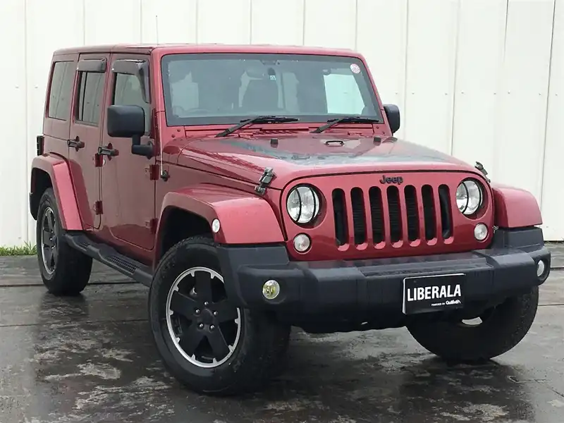 カタログ画像：ジープ・ラングラーアンリミテッド（JEEP WRANGLER UNLIMITED） アルティテュード 2012年8月 ABA-JK36L 3600cc ディープチェリーレッド 燃費7.5km / l メイン