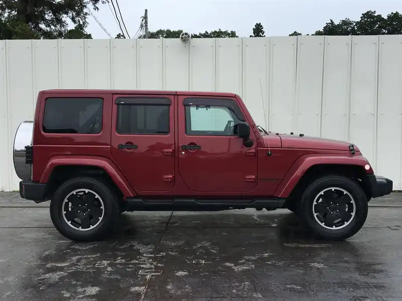 10077982 | カタログ画像：ジープ・ラングラーアンリミテッド（JEEP WRANGLER UNLIMITED） アルティテュード 2012年8月 ABA-JK36L 3600cc ディープチェリーレッド 外装