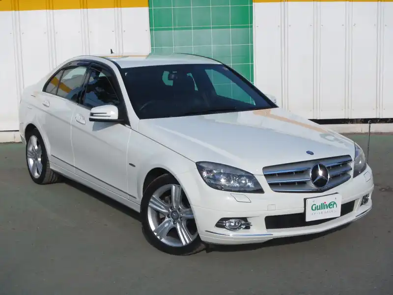 カタログ画像：Ｃクラス（C-CLASS） Ｃ２００ ＣＧＩブルーエフィシェンシー アバンギャルド スペシャルエディション 2010年2月 DBA-204048 1800cc カルサイトホワイト 燃費11.6km / l  メイン