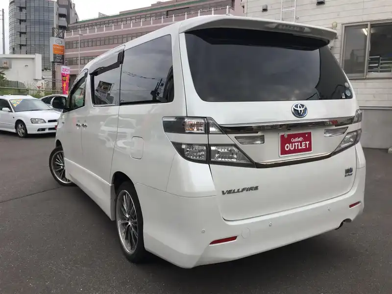 カタログ画像：ヴェルファイアハイブリッド（VELLFIRE HYBRID） ハイブリッドＺＲ 2014年4月 DAA-ATH20W 2400cc ホワイトパールクリスタルシャイン 燃費16.2km / l バック