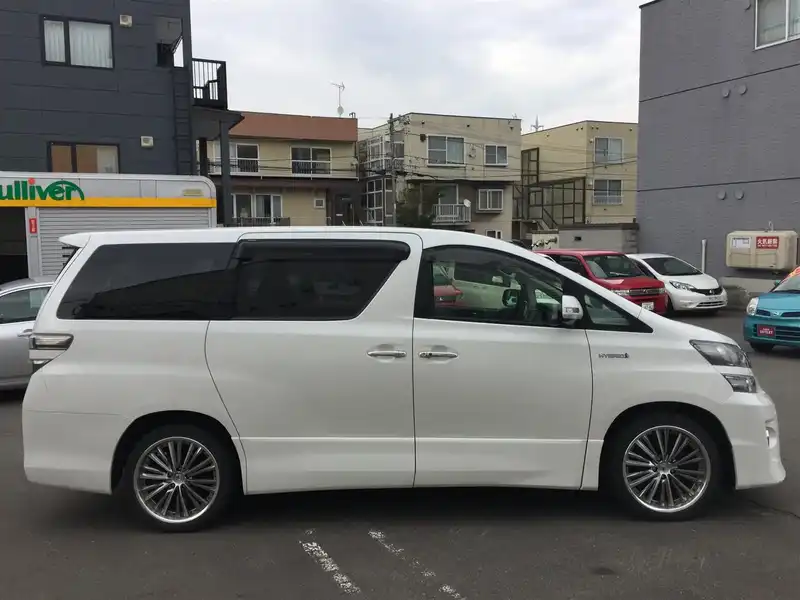 カタログ画像：ヴェルファイアハイブリッド（VELLFIRE HYBRID） ハイブリッドＺＲ 2014年4月 DAA-ATH20W 2400cc ホワイトパールクリスタルシャイン 燃費16.2km / l 外装