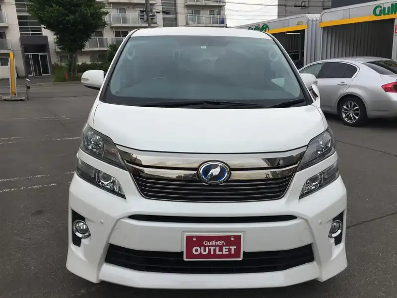 カタログ画像：ヴェルファイアハイブリッド（VELLFIRE HYBRID） ハイブリッドＺＲ 2014年4月 DAA-ATH20W 2400cc ホワイトパールクリスタルシャイン 燃費16.2km / l フロント