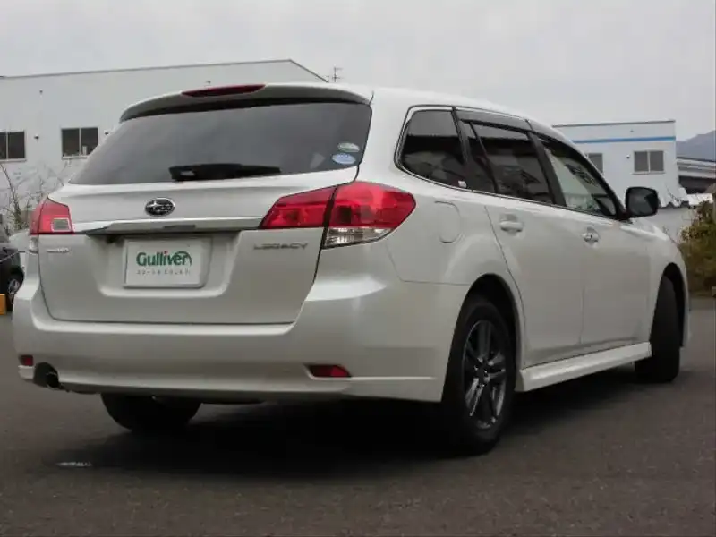 10082895 | カタログ画像：レガシィツーリングワゴン（LEGACY TOURING WAGON） ２．５ｉ Ｂスポーツ 2013年5月 DBA-BRM 2500cc サテンホワイト・パール バック