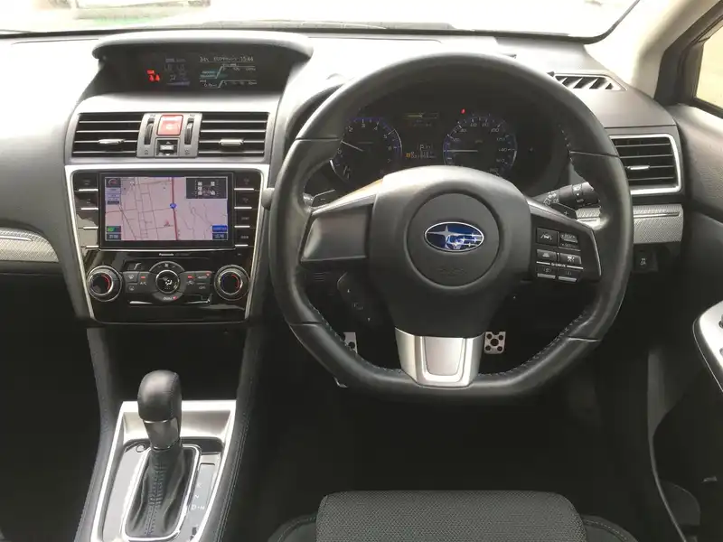 カタログ画像：レヴォーグ（LEVORG） １．６ＧＴ 2014年6月 DBA-VM4 1600cc スティールブルーグレー・メタリックorダークグレー・メタリック 燃費17.4km / l 内装