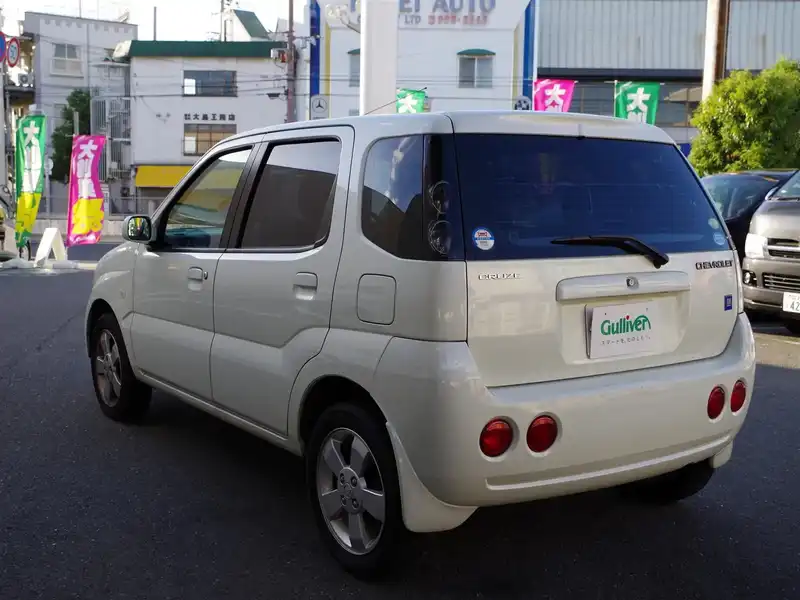 10027141 | カタログ画像：シボレークルーズ（CHEVROLET CRUSE） １．３ＬＳ 2005年4月 ABA-HR52S 1300cc パールホワイト バック