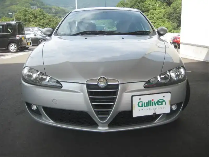 カタログ画像：アルファ１４７（ALFA 147） １．６ ツインスパーク 2005年4月 GH-937BXB 1600cc ナヴォーナグレー（メタリックカラー） フロント