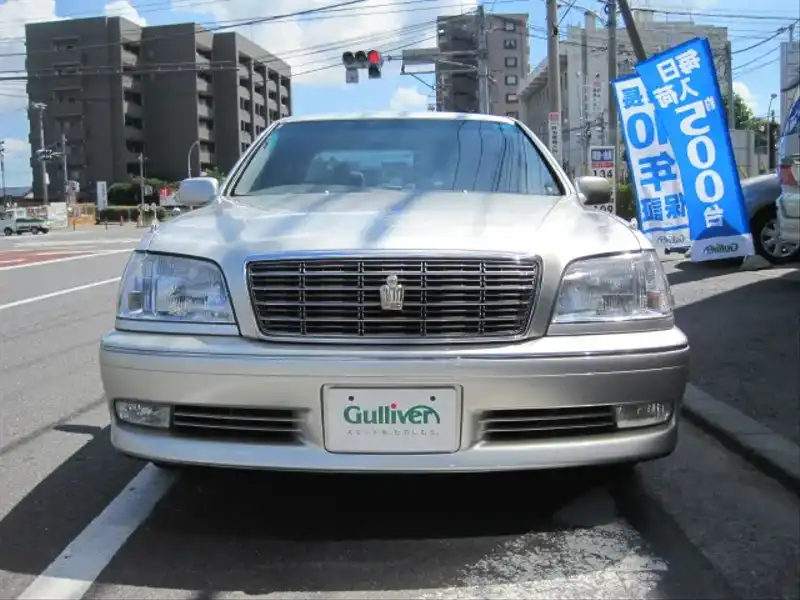 カタログ画像：クラウン（CROWN） ロイヤルサルーンＦｏｕｒ 1999年9月 GH-JZS179 3000cc ホワイトパールクリスタルシャイン 燃費8.2km / l  フロント