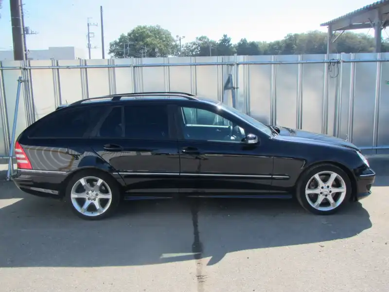 カタログ画像：Ｃクラスステーションワゴン（C-CLASS STATIONWAGON） Ｃ２００コンプレッサー ステーションワゴン スポーツエディション 2006年10月 DBA-203242 1800cc ダイヤモンドブラック 燃費11.4km / l  外装