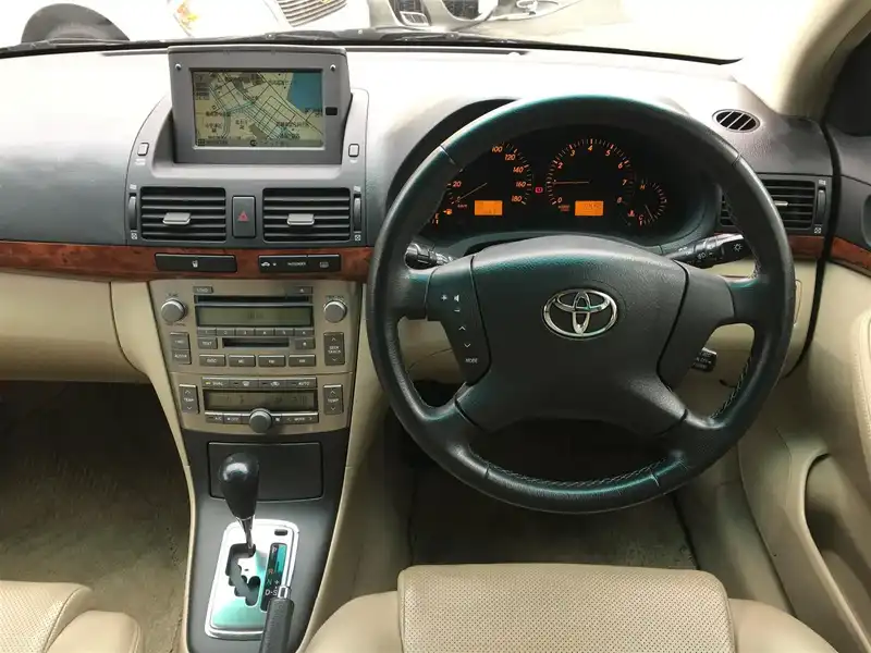 カタログ画像：アベンシスセダン（AVENSIS SEDAN） Ｌｉ ＮＥＯエディション 2004年5月 CBA-AZT250 2000cc シルバーメタリック 燃費13.0km / l  内装