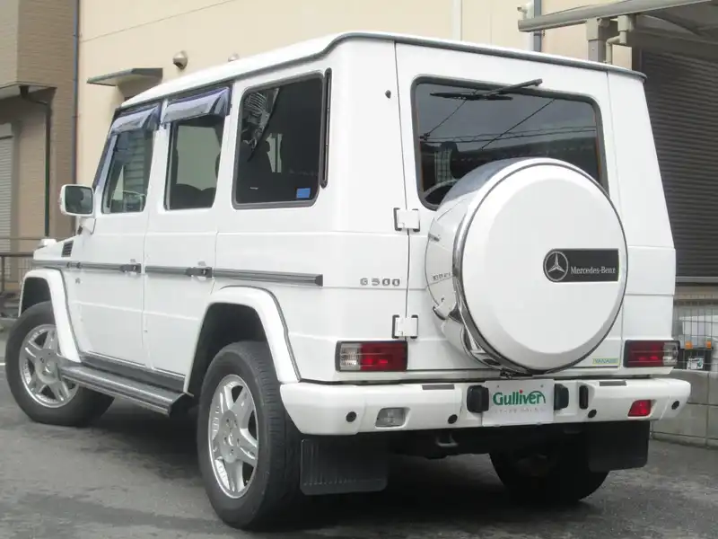 カタログ画像：Ｇクラス（G-CLASS） Ｇ５００ ロング 2004年9月 GH-463248 5000cc アラバスターホワイト（Ｓ） 燃費5.7km / l  バック