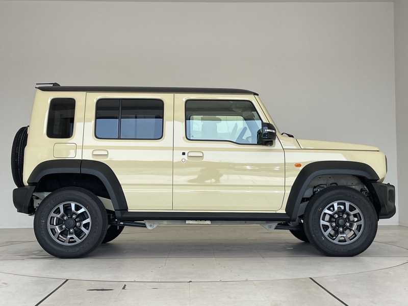 カタログ画像：ジムニー（JIMNY） ＸＧ 2025年11月 3BA-JB64W 660cc 燃費14.3km / l メイン