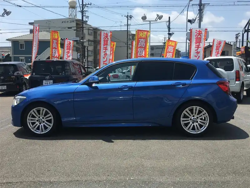 カタログ画像：１シリーズ（1 SERIES） １１６ｉ Ｍスポーツ 2013年8月 DBA-1A16 1600cc ミッドナイト・ブルー（メタリック・カラー）orエストリル・ブルー（メタリック・カラー） 燃費16.6km / l 外装