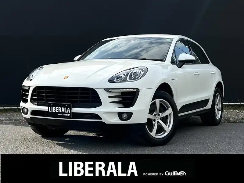 レンタカー ポルシェ マカン SUV 右ハンドル サンルーフ付
