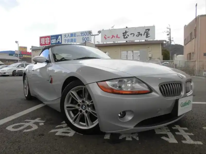 カタログ画像：Ｚ４（Z4） ３．０ｉ 2004年6月 GH-BT30 3000cc チタン・シルバー（メタリック・カラー） 燃費10.6km / l  メイン