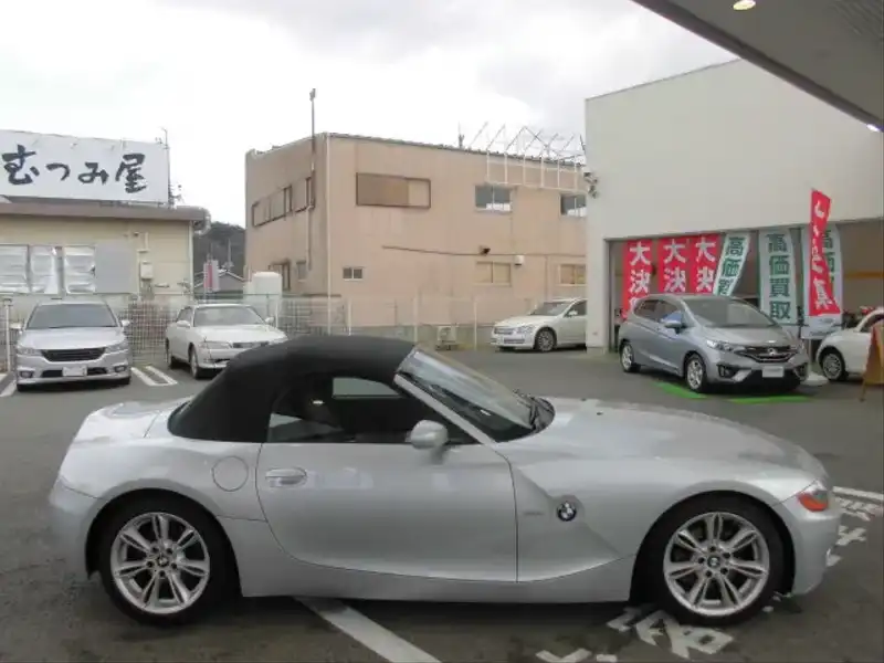 カタログ画像：Ｚ４（Z4） ３．０ｉ 2004年6月 GH-BT30 3000cc チタン・シルバー（メタリック・カラー） 燃費10.6km / l  外装