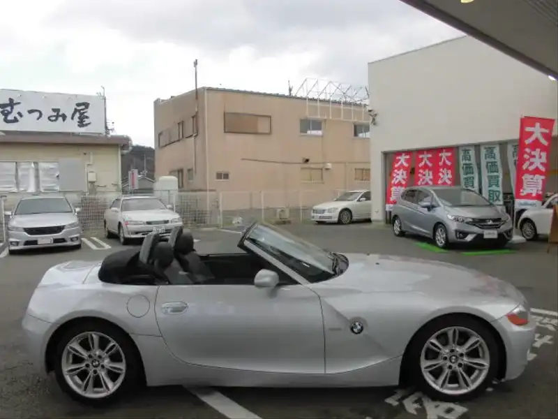 カタログ画像：Ｚ４（Z4） ３．０ｉ 2004年6月 GH-BT30 3000cc チタン・シルバー（メタリック・カラー） 燃費10.6km / l  外装