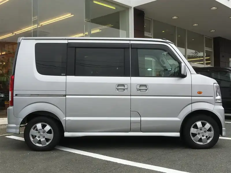 カタログ画像：エブリイワゴン（EVERY WAGON） ＰＺターボ 2005年8月 ABA-DA64W 660cc シルキーシルバーメタリック 燃費15.0km / l  外装