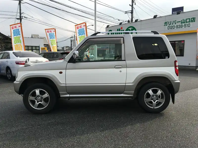 10014162 | カタログ画像：パジェロミニ（PAJERO MINI） サウンドビートエディションＸＲ 2003年10月 TA-H58A 660cc ミディアムシルバーメタリック／ホワイトソリッド／ミディアムシルバーメタリック・３ウェイ２トーン or ミディアムシルバーメタリック／ミディアムブルーマイカ／ミディアムシルバーメタリック・３ウェイ２トーン 外装