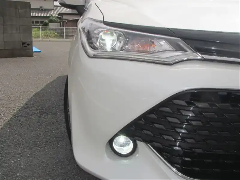 カタログ画像：カローラフィールダー（COROLLA FIELDER） ハイブリッドＧ ダブルバイビー 2015年4月 DAA-NKE165G 1500cc ホワイトパールクリスタルシャイン 燃費33.8km / l 外装