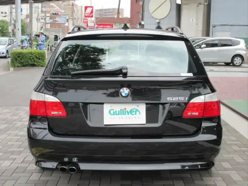 カタログ画像：５シリーズ（5 SERIES） ５２５ｉツーリングハイラインパッケージ 2008年1月 ABA-PU25 2500cc 燃費8.5km / l  バック