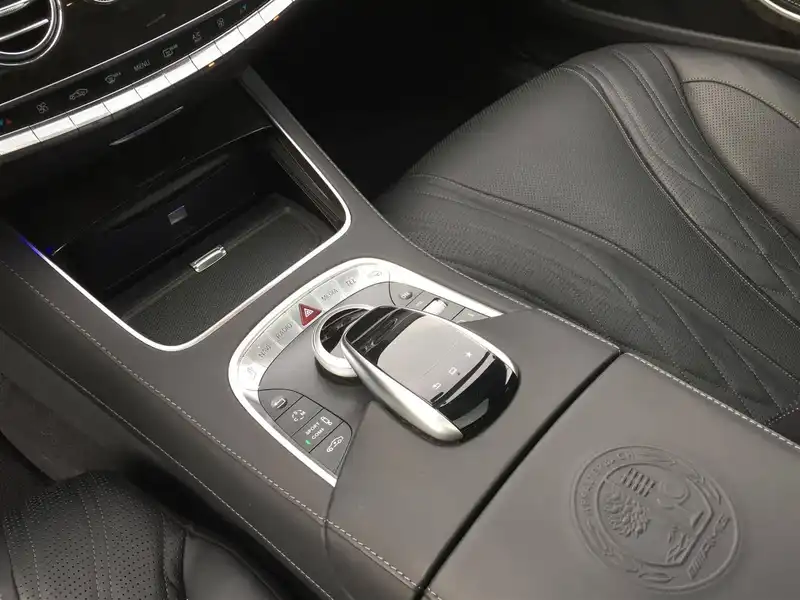 カタログ画像：Ｓクラス（S-CLASS） Ｓ６３ ＡＭＧ ４マチックロング 2014年6月 CBA-222178 5500cc イリジウムシルバー（Ｍ）orパラジウムシルバー（Ｍ）orダイヤモンドシルバー（Ｍ） 燃費8.9km / l 内装