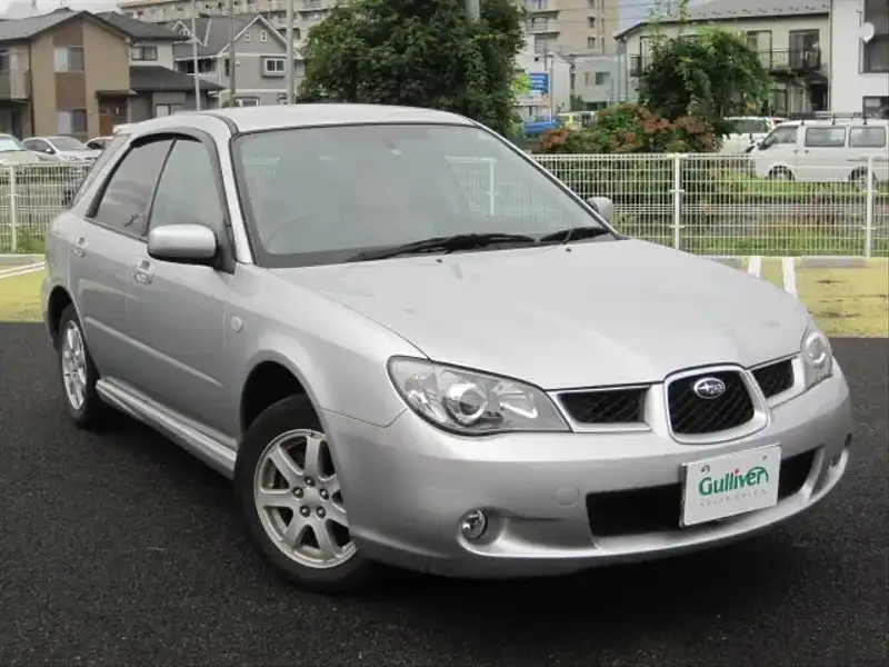 カタログ画像：インプレッサスポーツワゴン（IMPREZA SPORTS WAGON） １．５ｉ 2005年6月 LA-GG2 1500cc プレミアムシルバー・メタリック 燃費16.6km / l  メイン（その他）