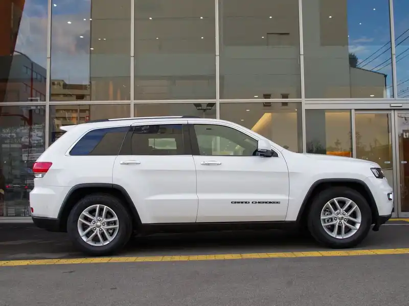 カタログ画像：ジープ・グランドチェロキー（JEEP GRAND CHEROKEE） リミテッド 2018年2月 ABA-WK36TA 3600cc ブライトホワイトクリアコート 燃費9.6km / l 外装