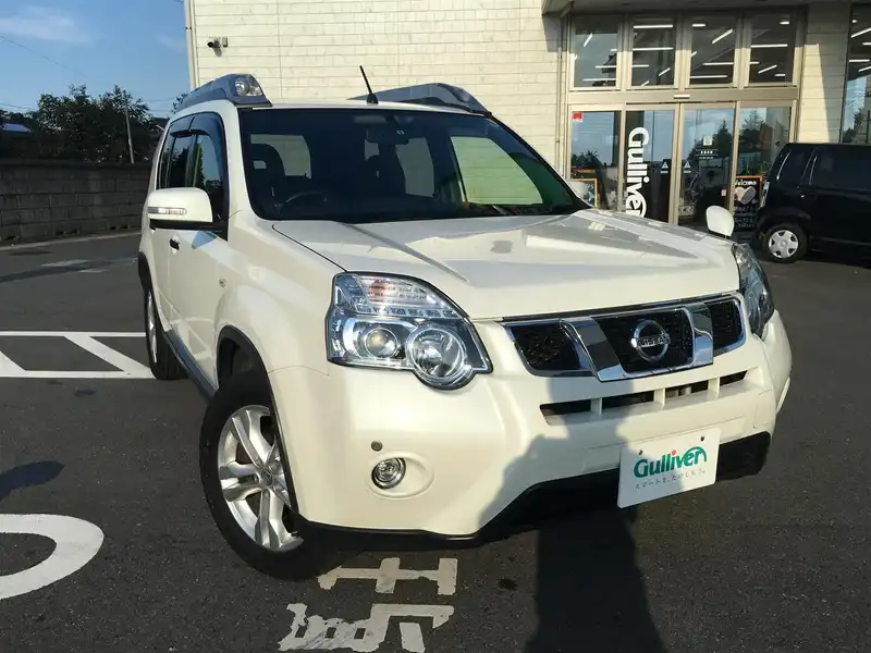 カタログ画像：エクストレイル（X-TRAIL） ２５Ｘｔｔ 2013年1月 CBA-TNT31 2500cc ブリリアントホワイトパール（３Ｐ） 燃費11.6km / l  メイン