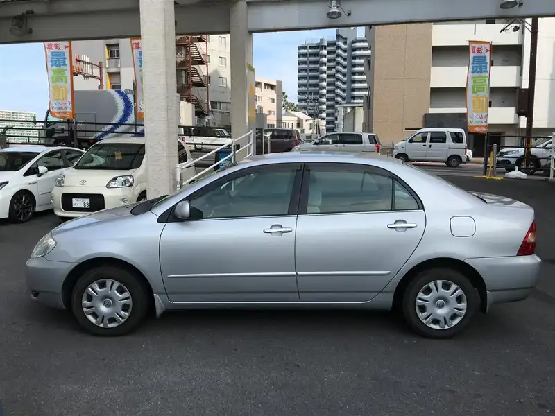 カタログ画像：カローラ（COROLLA） Ｇ リミテッド 2001年12月 TA-NZE121 1500cc シルバーメタリック 燃費16.6km / l  外装